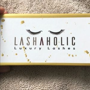 Lashaholic luxury lashes